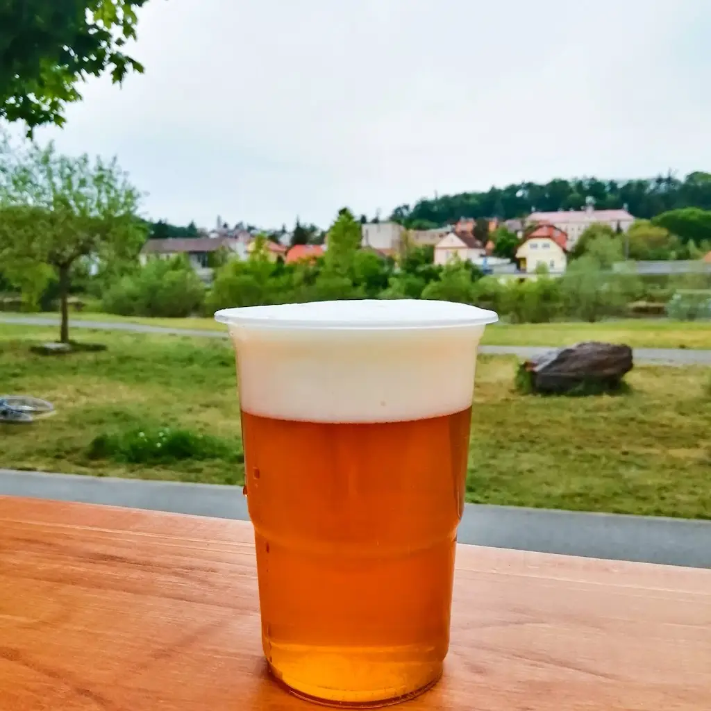 Jan Chlouba_Kiosek Konec Žízně_Zbraslav_review