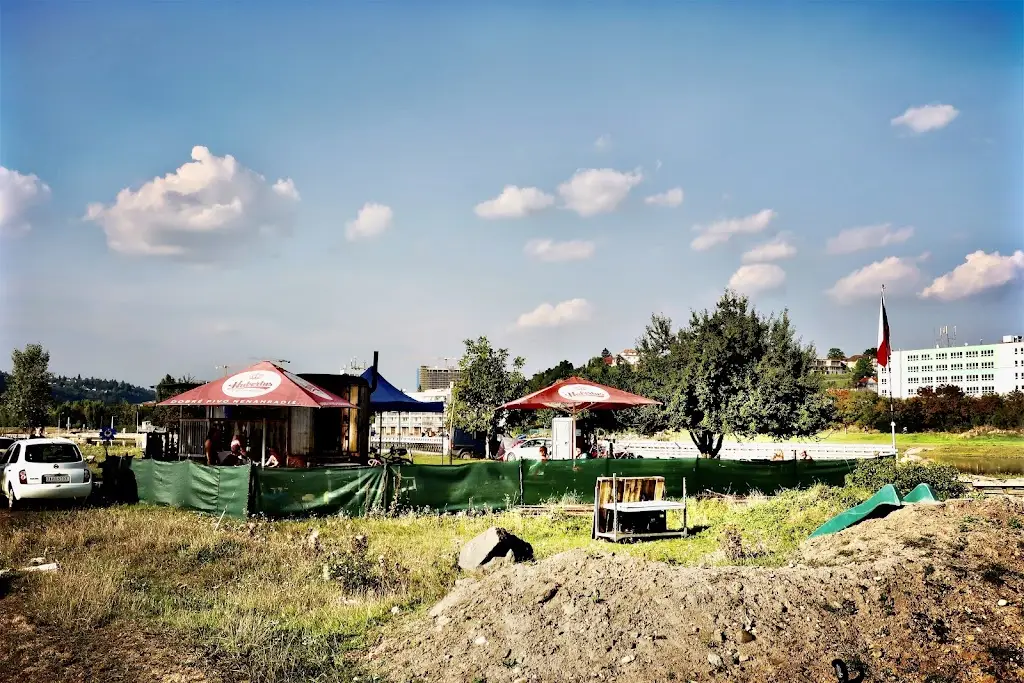 Stánek u Alexe a Irči,_Zbraslav_slider_image_2