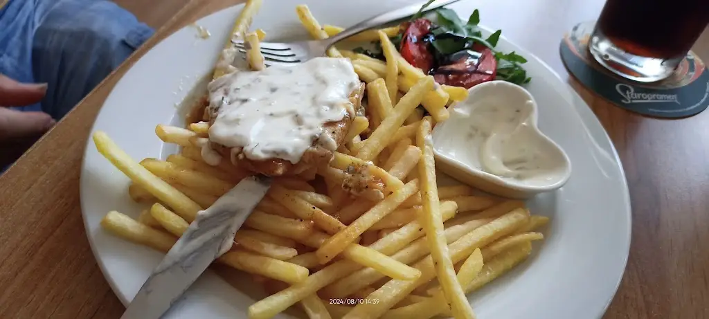 Iveta Tesařová_Nově otevřená Restaurace Na Radnici, Chýnov_Chýnov_review