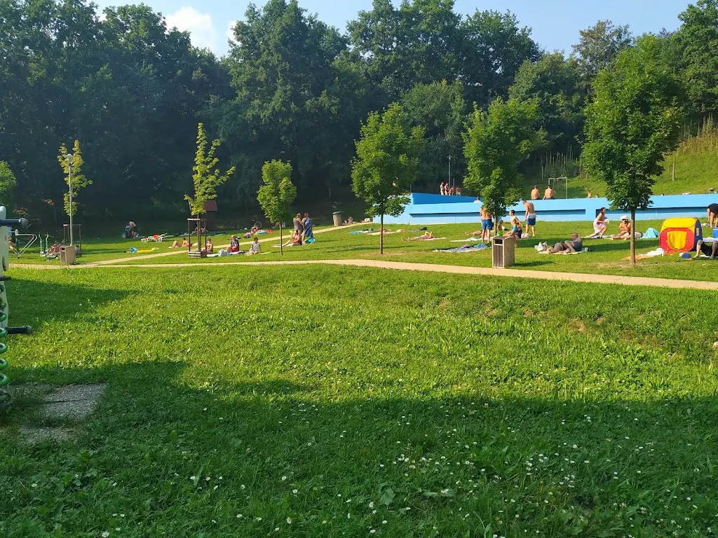 Sarka Kosova Pechousova_Restaurace U bazénu_Chýnov_review