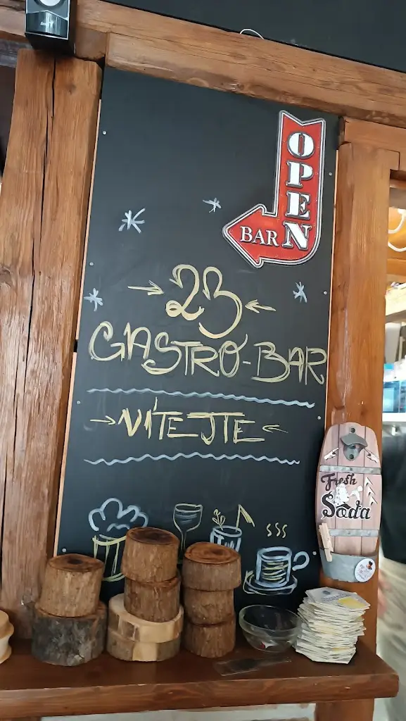 Adam Poledník_Gastro-bar23_Znojmo_recensione