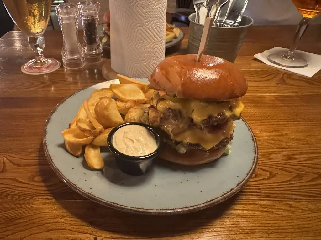 Flo J_Špunt & Knoflík Company_Bochov_review