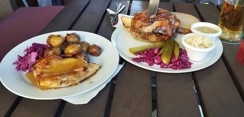 Nuno F._Penzion a restaurace U Skálů_Bochov_review