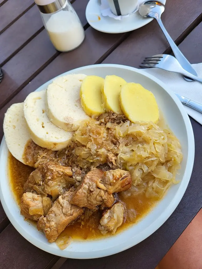 Penzion a restaurace U Skálů_Bochov_slider_image_3