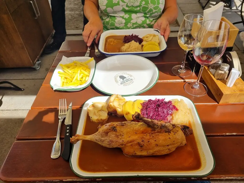 Wayne Yum_Goethe's Beer House - Goethova Pivnice_Bochov_review