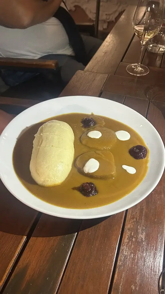 Merel van 't Hooft_Restaurace La Hospoda Karlovy Vary_Bochov_review