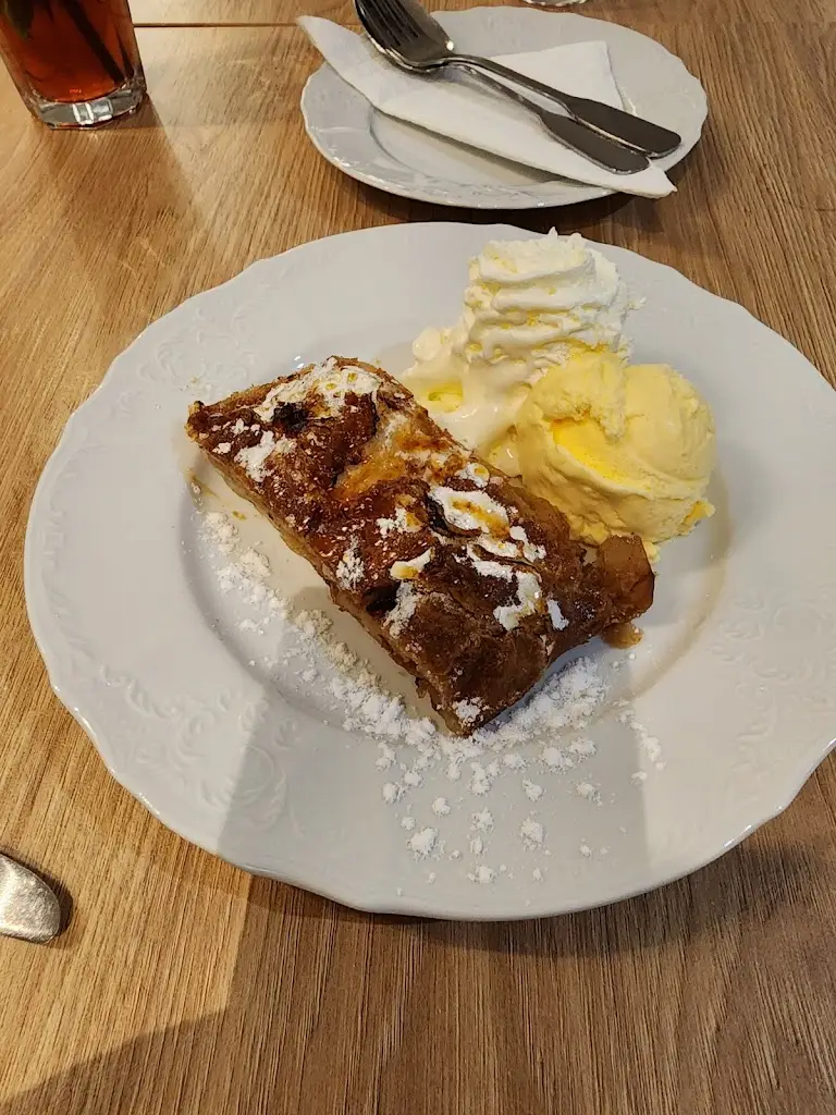 Michael Craig_Plzeňská Restaurace Palacký_Bochov_review