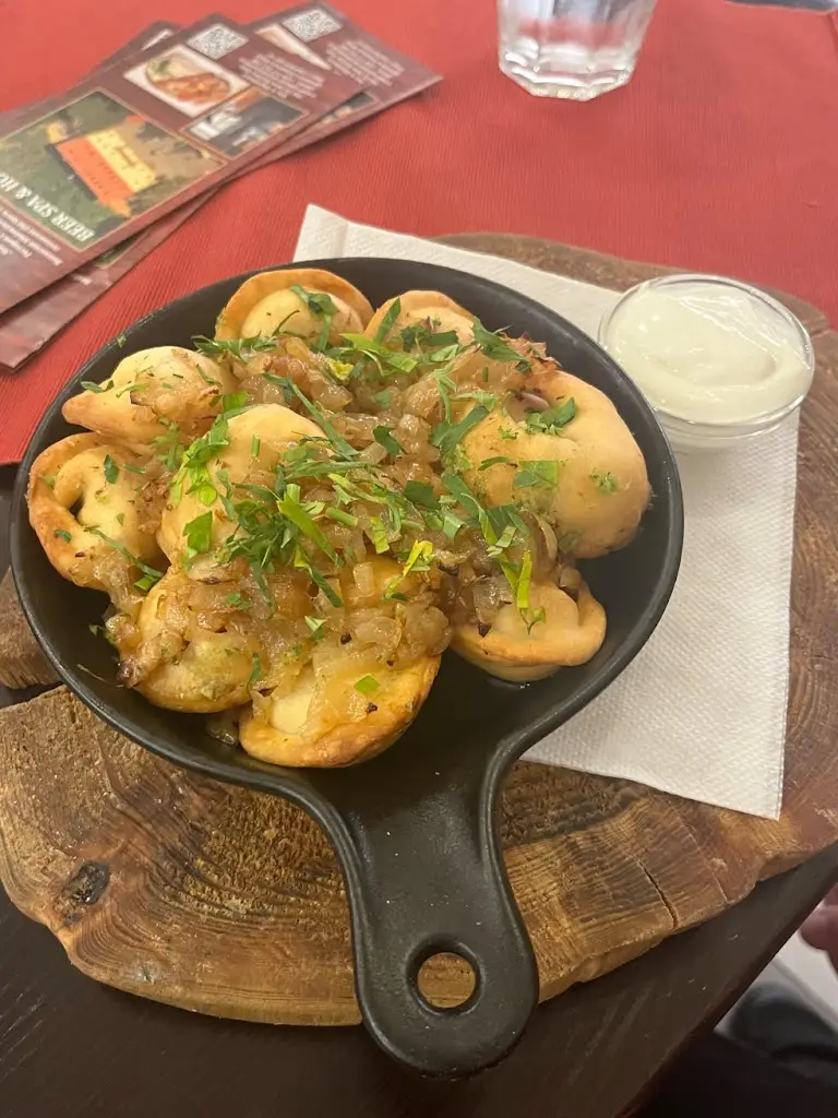 Kara :3_Ukrajina restaurace Karlovy Vary_Bochov_review