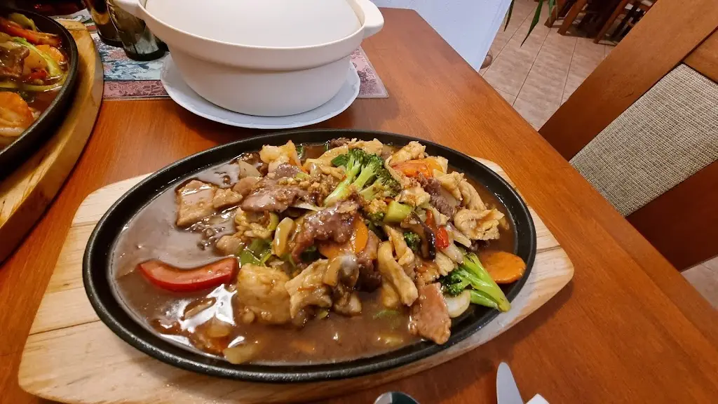 Benjamin Hochmuth_Euro-Asia restaurant, Cheb_Cheb_review