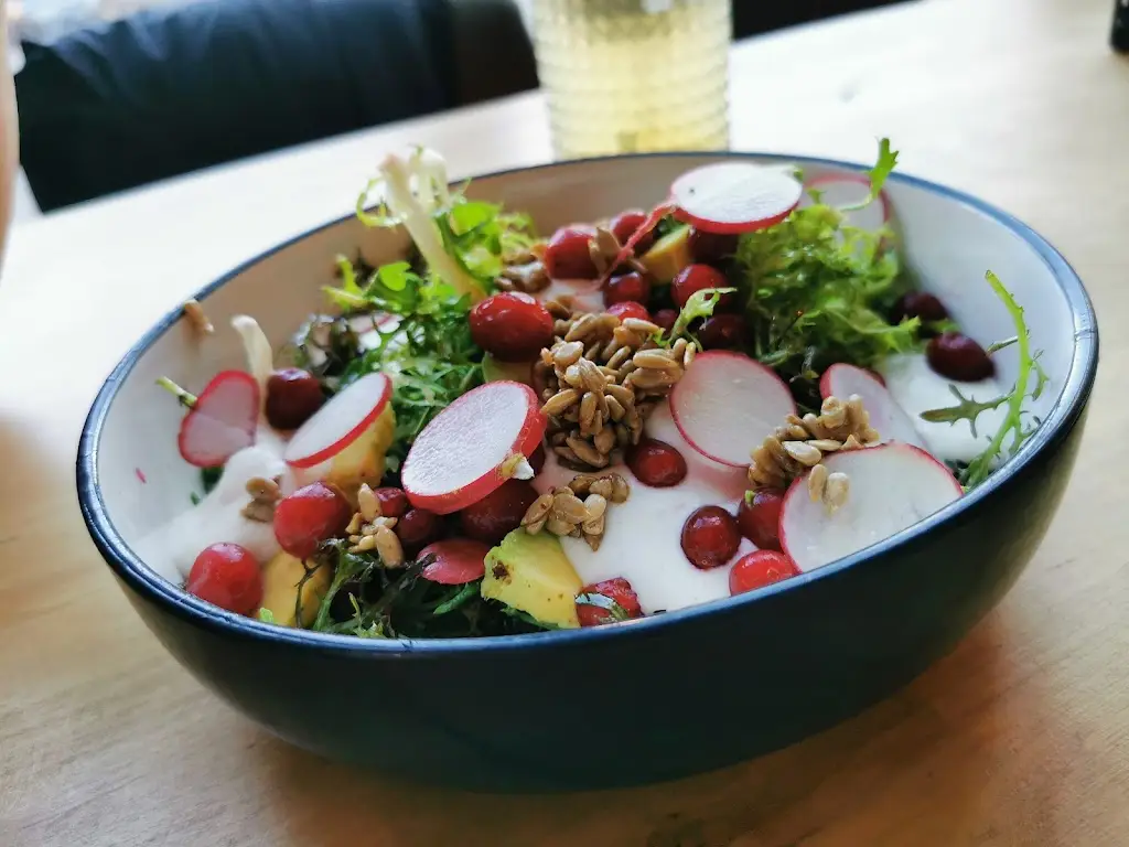 Willi Gari_Botanik bistro_Cheb_recensione