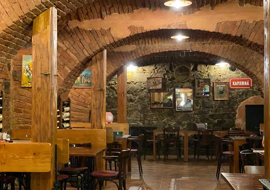 DEJAVU Restaurant Cheb, s.r.o._Cheb_slider_image_1