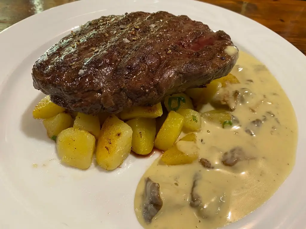 DEJAVU Restaurant Cheb, s.r.o._Cheb_slider_image_3