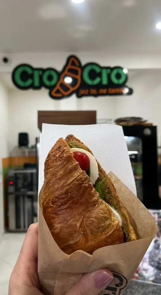 Cristina J_CroCro_Cheb_Cheb_review