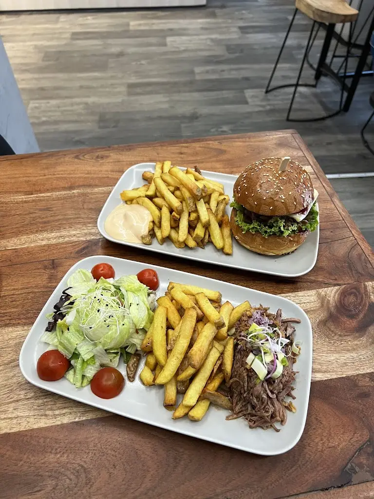 Masha Avonavi_3F Bistro_Cheb_review