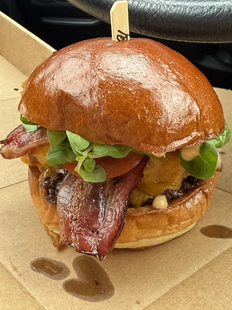 Mama's Burger Cheb_Cheb_slider_image_2