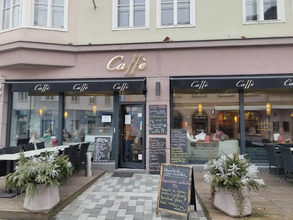 Caffe 11 restaurant in Cheb