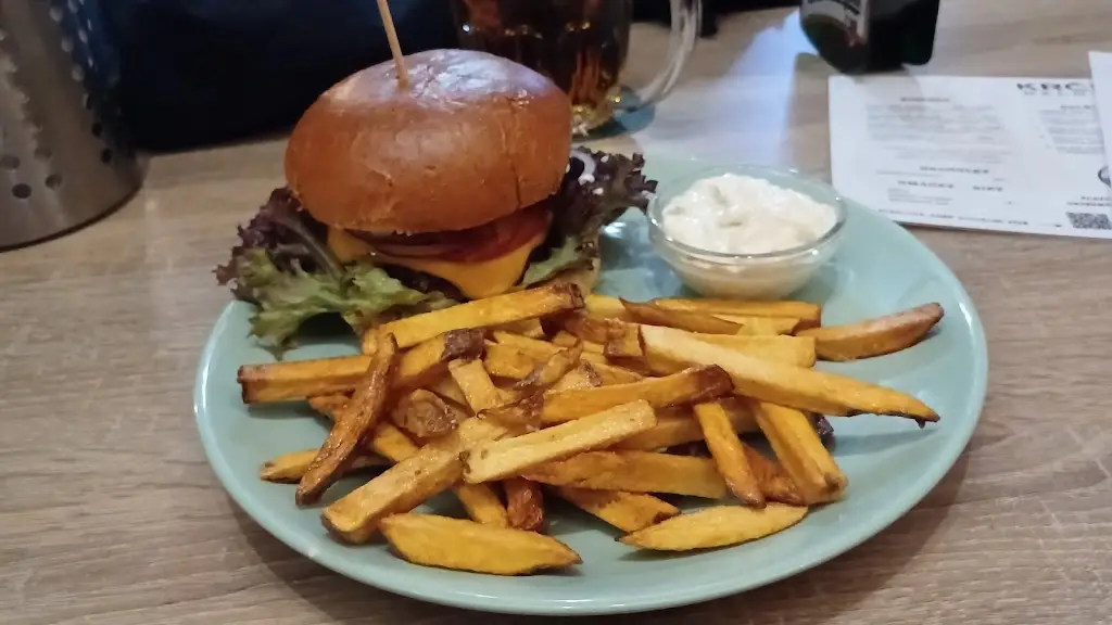 Christoph Schönknecht_Krčma_Dalovice_review