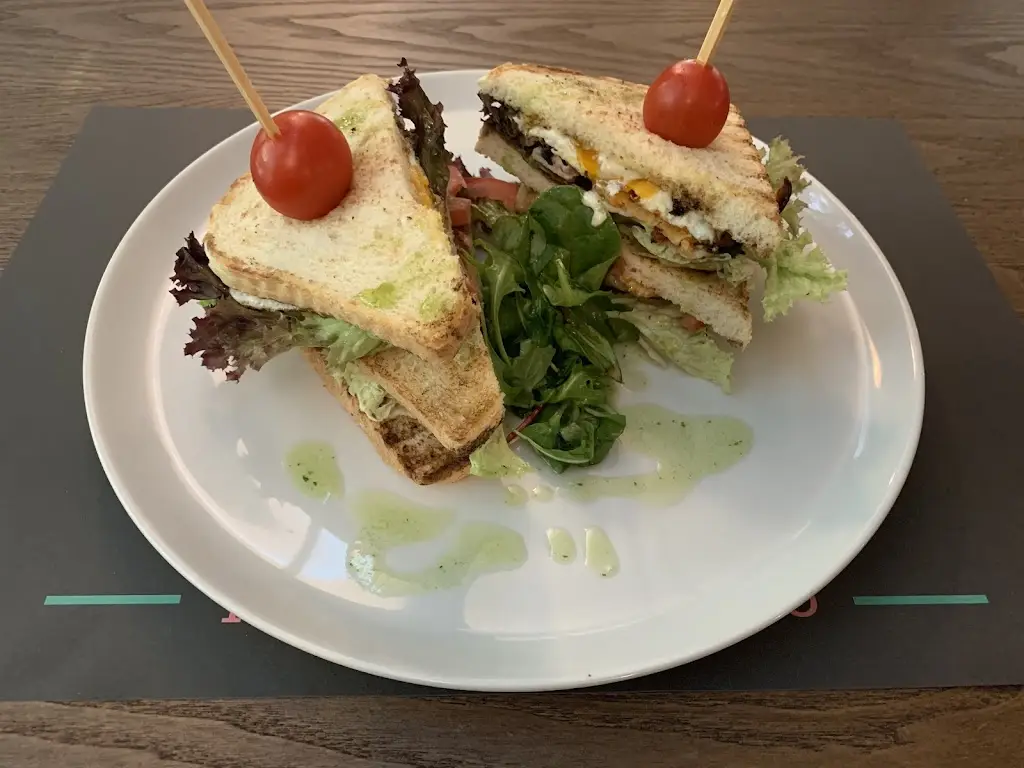 Restaurant & Bistro INN SIDE_Dalovice_slider_image_2