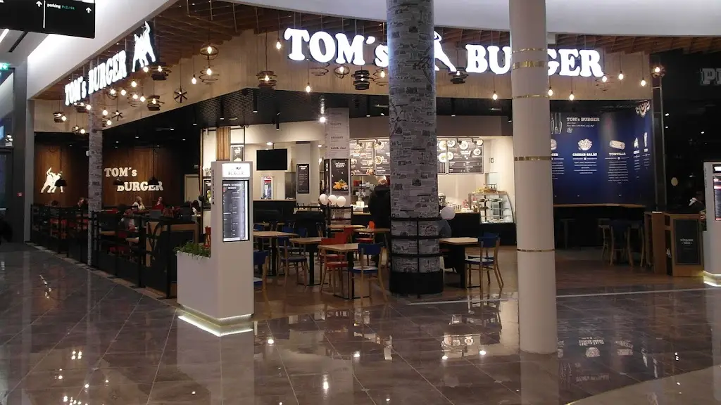 Tom's Burger restaurant in Chodov