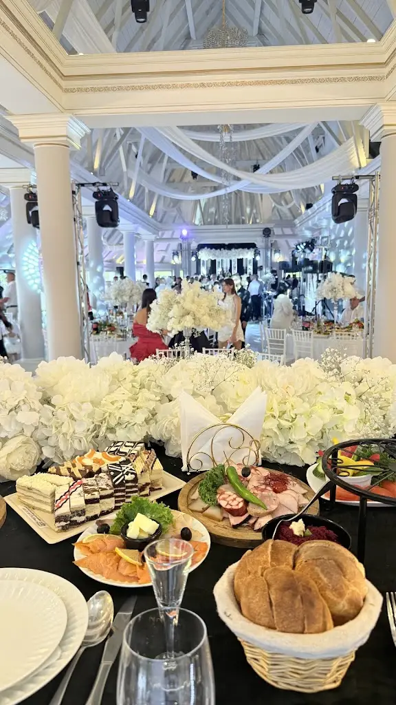 Vivant Hall - Restaurace_Chodov_slider_image_3