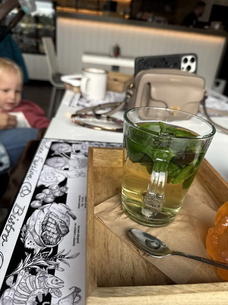 Svetlana Persova_BISTRO Cafe Park 11_Chodov_review