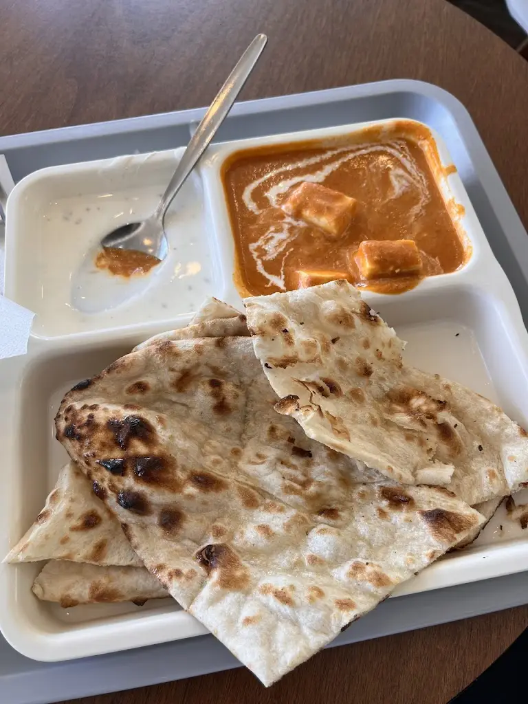 Anupam Chakraborty_Bombay Express_Chodov_review