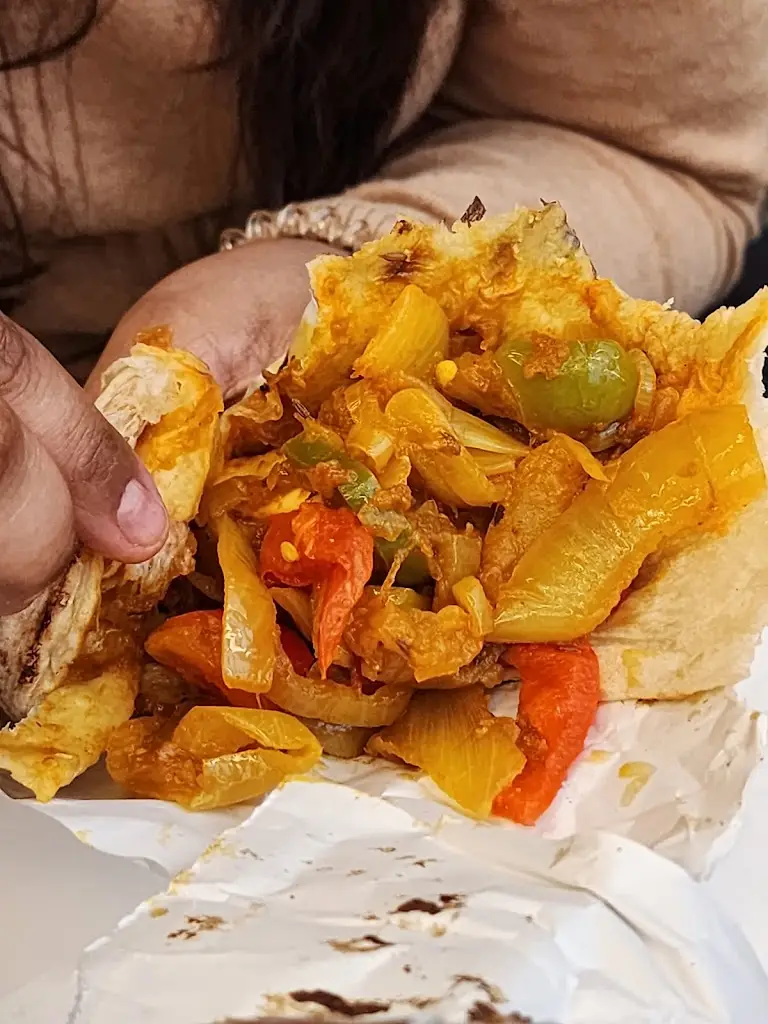 Nikheil Singh_Bombay Express_Chodov_review