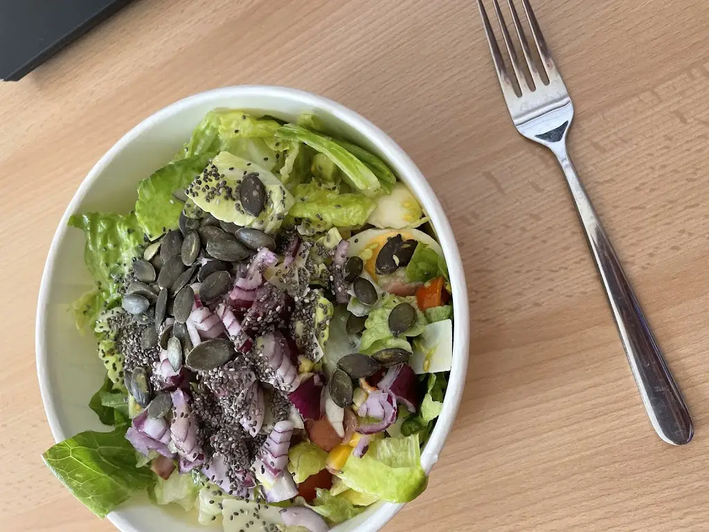 Martin Simis_Puzzle Salads_Chodov_review