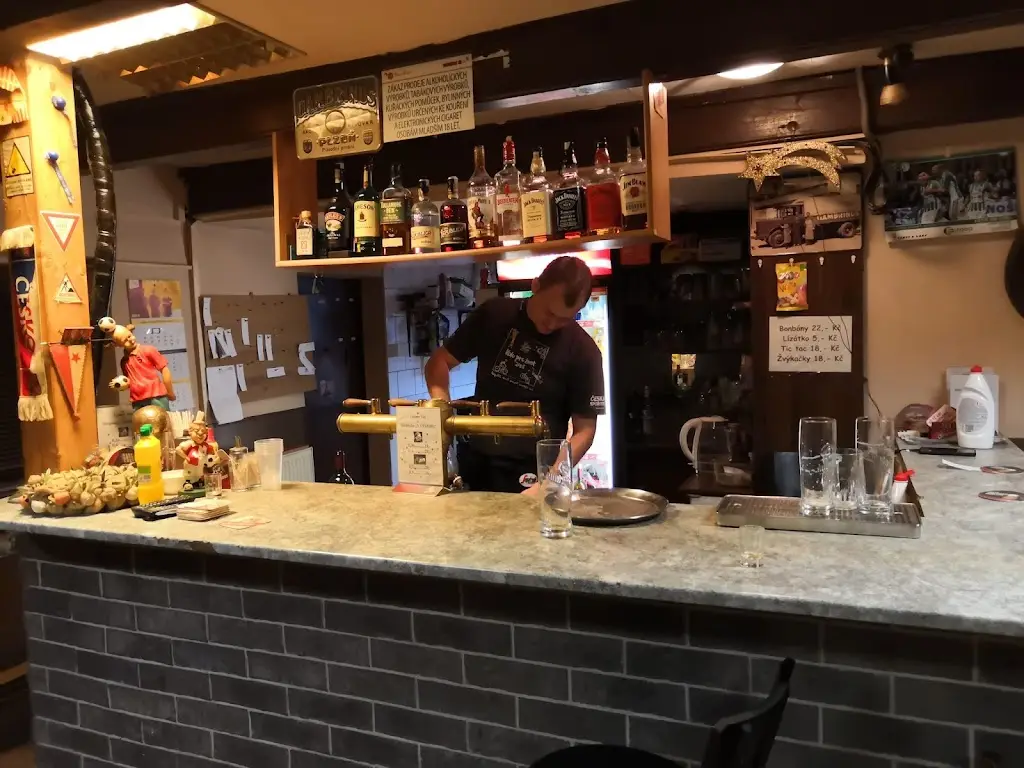 radek šimon_Hospůdka V Ofsajdu_Chodov_recensione