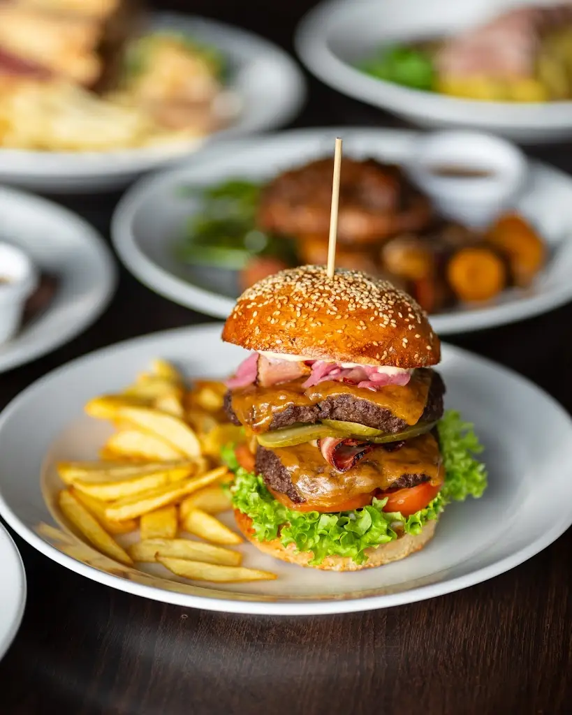 Restaurace OPATOVSKÉ TERASY a FOODCRAFT jídelna_Chodov_slider_image_3