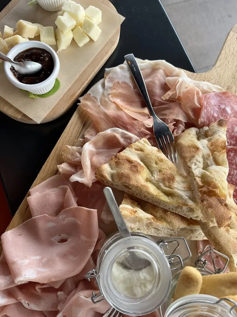 Ľubomíra Pecháčová_Signorvino_Chodov_review