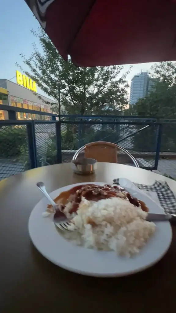 Ru Yang Lou_Chodov_slider_image_2