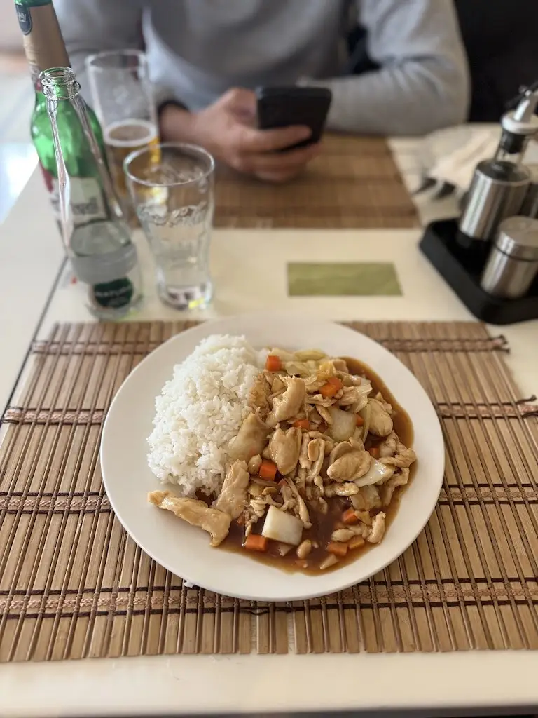 Ru Yang Lou_Chodov_slider_image_3