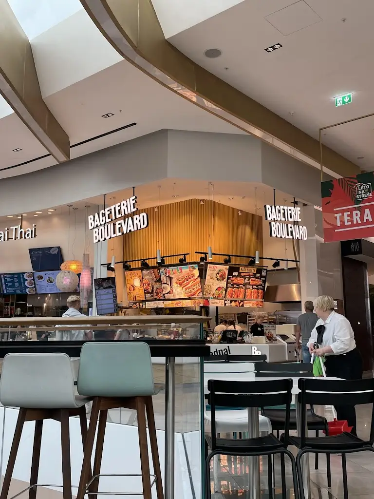 Mikhail Preobrazenskij_Bageterie Boulevard Chodov_Chodov_review