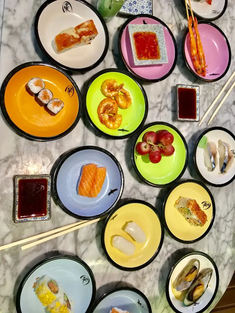 Dania_Makakiko_Chodov_review