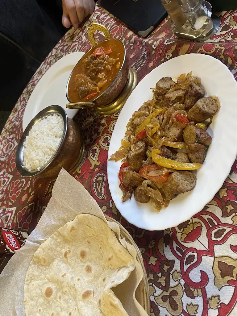 Chaima Karout_Phall House_Chodov_recensione