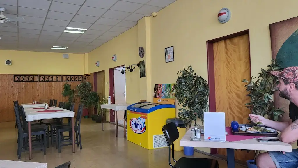 Jídelna s kantýnou Charly Amusement restaurant in Chodov