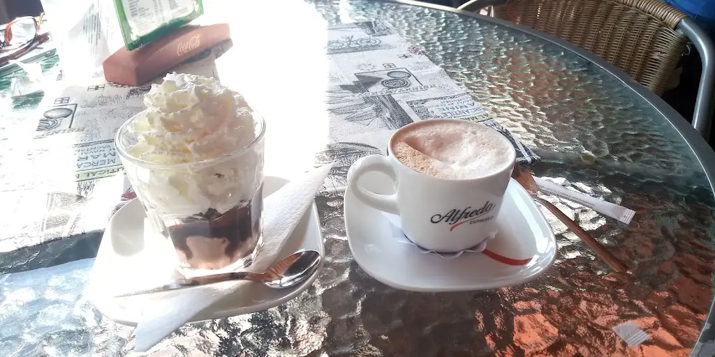 Jeff Spaur_Little Hut By the Water_Františkovy Lázně_review