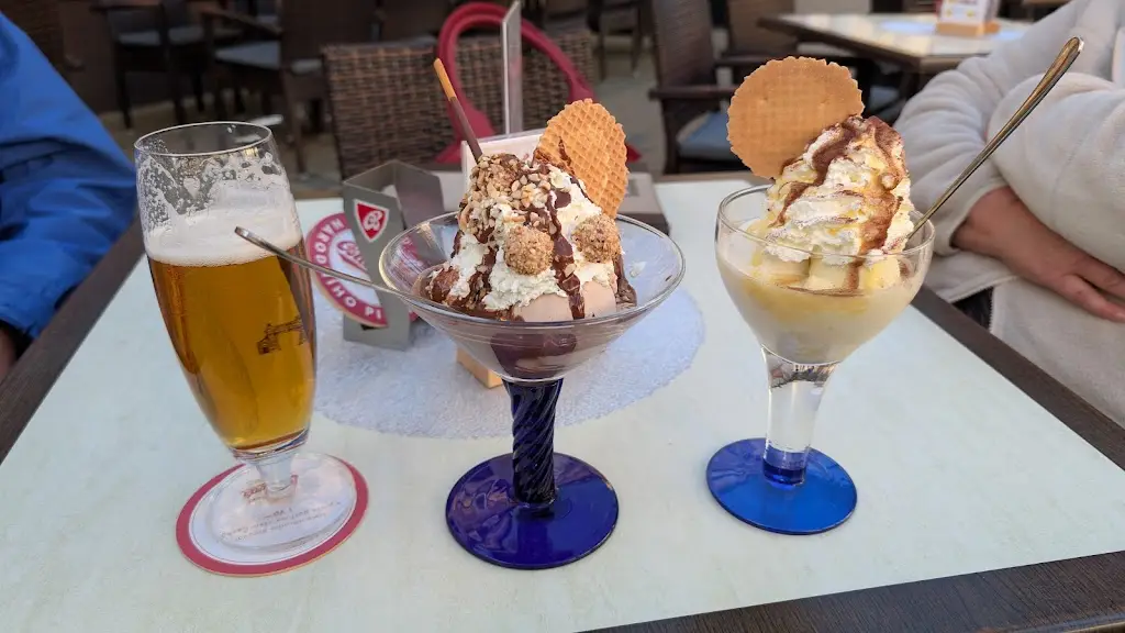 Vinárna Royal - restaurace_Františkovy Lázně_slider_image_3