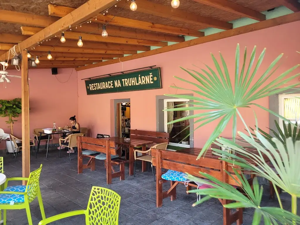 Restaurace Na Truhlárně_Habartov_slider_image_1