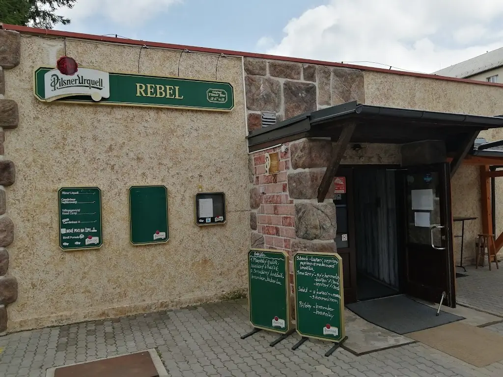 Restaurant Rebel ristorante a Horní Slavkov