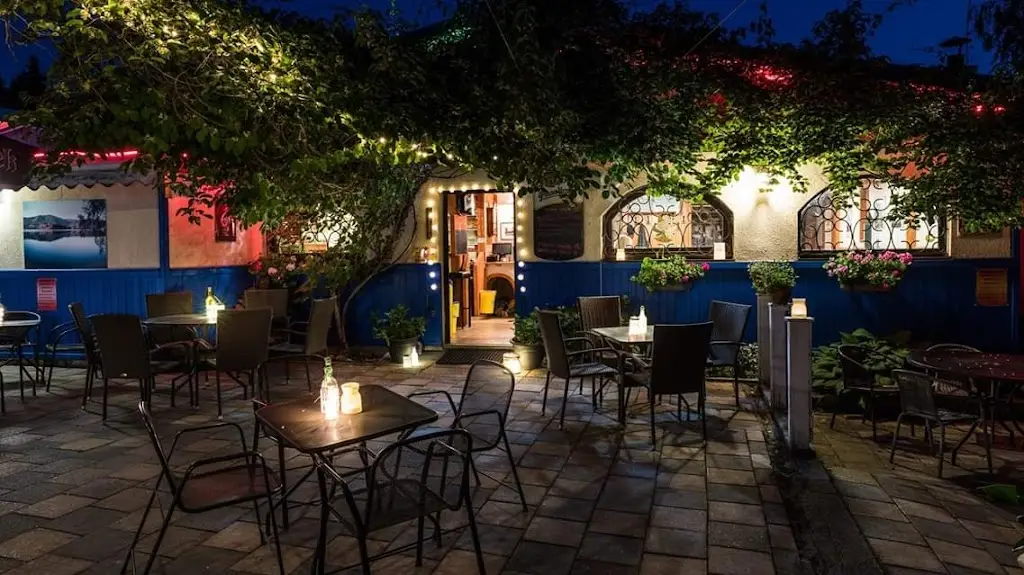 Bistro NA PŮL CESTY (,,U Páji'')_Hroznětín_slider_image_1