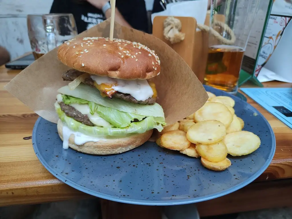 Bistro NA PŮL CESTY (,,U Páji'')_Hroznětín_slider_image_2