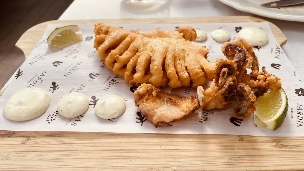 Robert Thacker_Arzábal | Reina Sofia Museum_Klášter_recensione