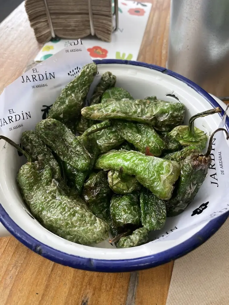 Kat Potgieter_Arzábal | Reina Sofia Museum_Klášter_recensione