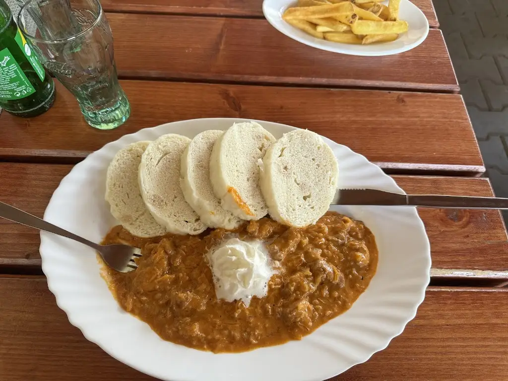 Dominika Skarka_Restaurace Monika_Hranice_review