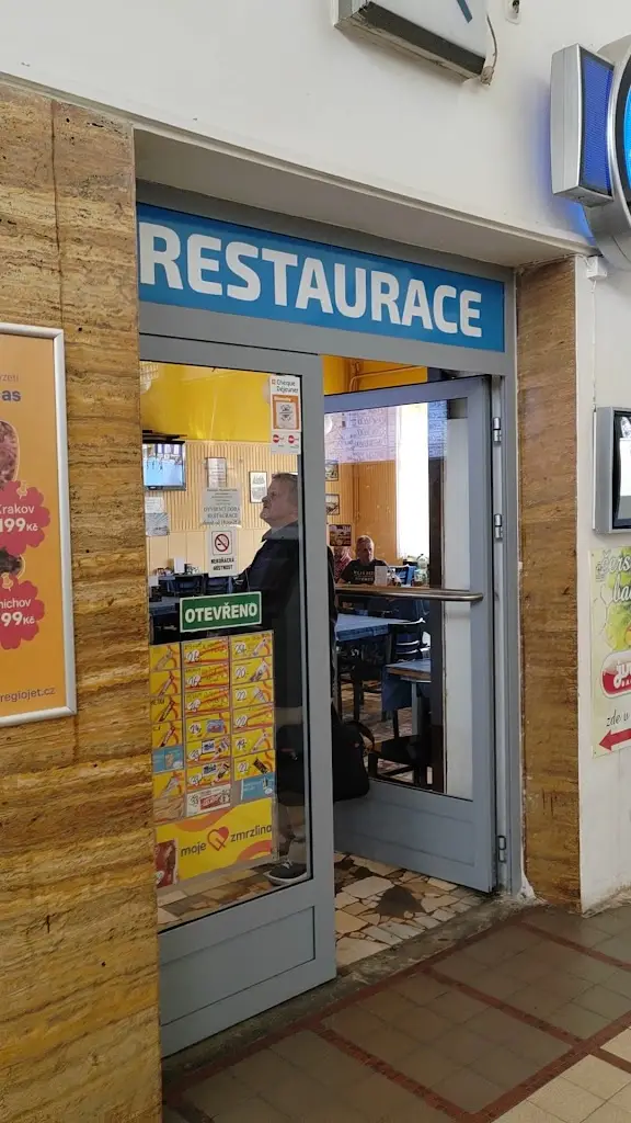 Nádražní restaurace_Hranice_slider_image_2