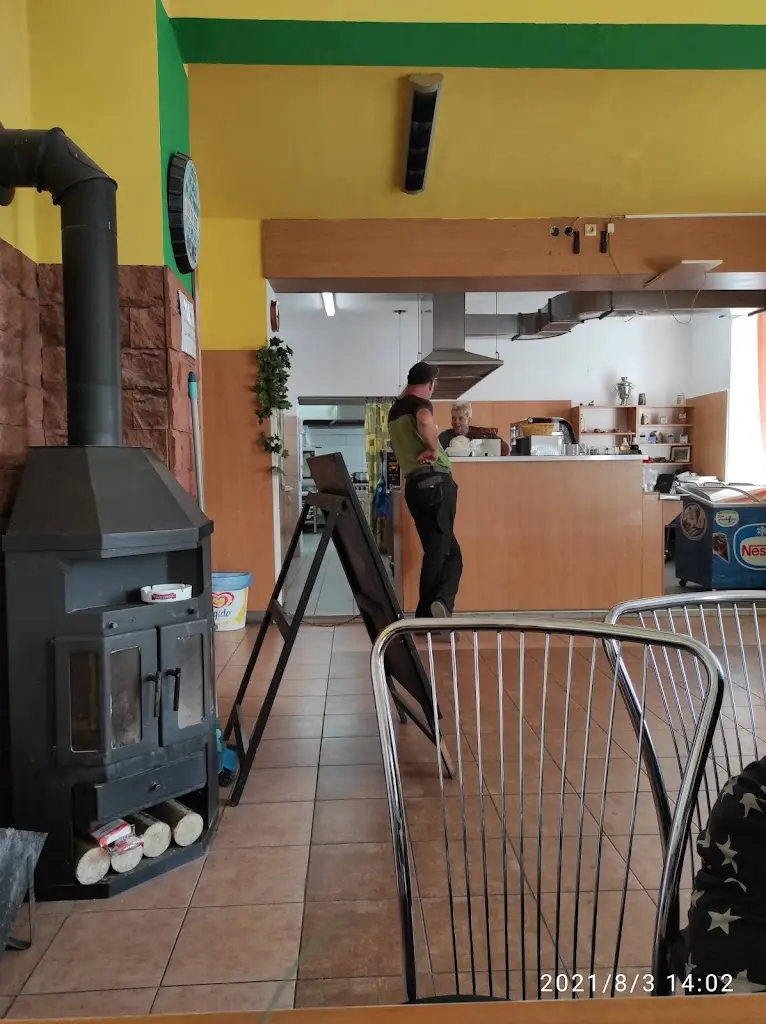 Ondřej Krist_Jídelna Litovel_Hranice_review