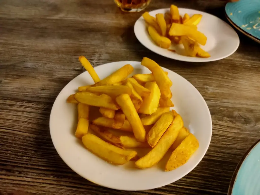 Khadiza Ali_ARCHA RESTAURACE_Hranice_recensione