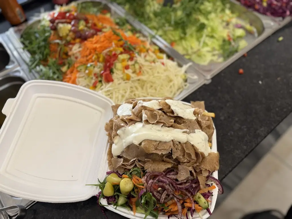 Yılmaz Akdağ_KİNG KEBAB_Hranice_review